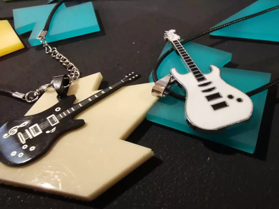 Collares Unisex de Guitarra